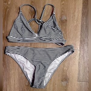 Cupshe Women’s Hit Summer Stripe Crisscross low waist bikini set - blue/white L